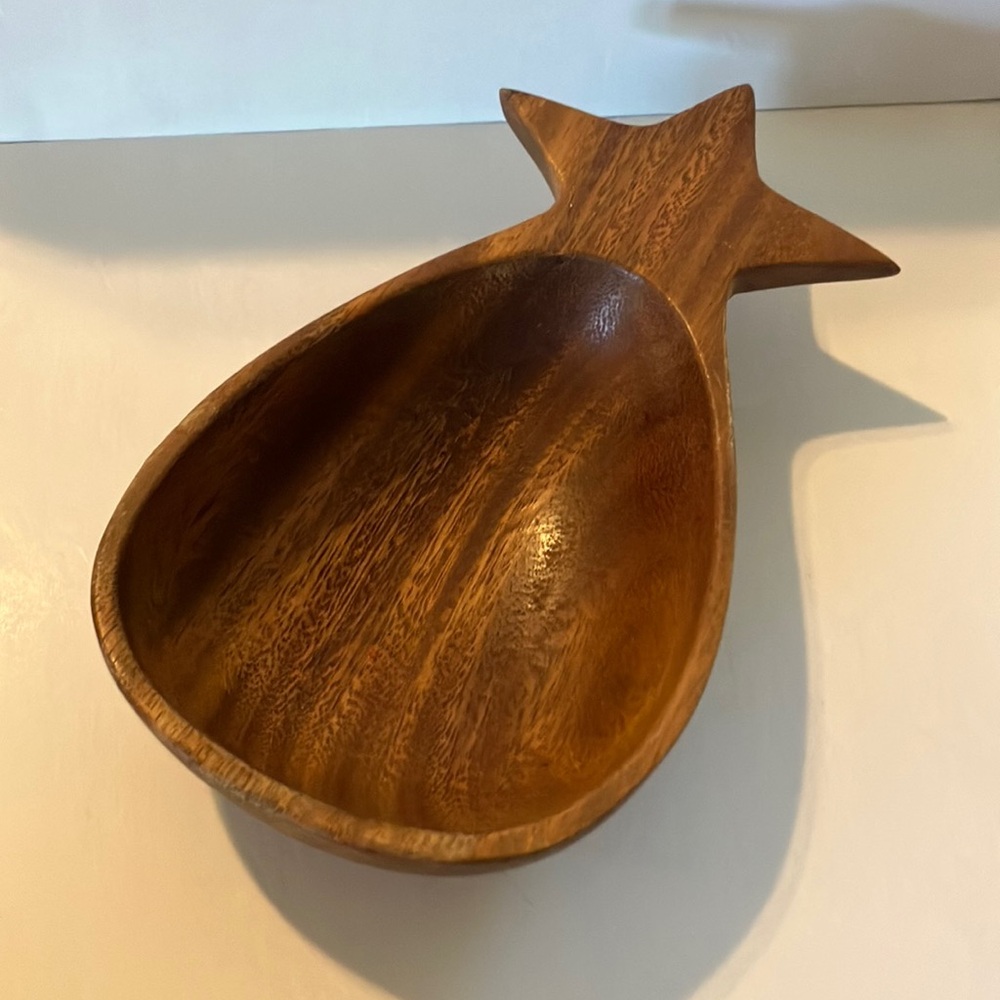 Wooden Pineapple-Shaped‎ Bowl